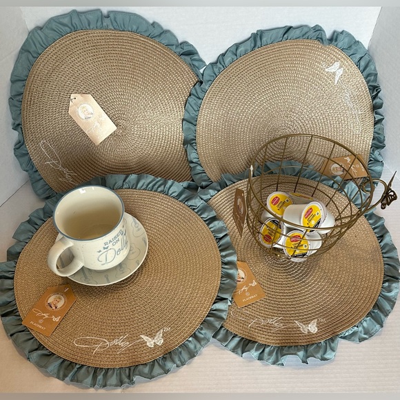 Coffee W/ Dolly Parton Mug & Saucer, 4 Placemats & Coffee Pod Holder GREAT GIFT! - Picture 10 of 11